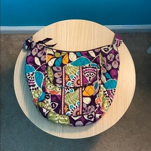 LIKE NEW VERA BRADLEY LARGE CROSSBODY BAG